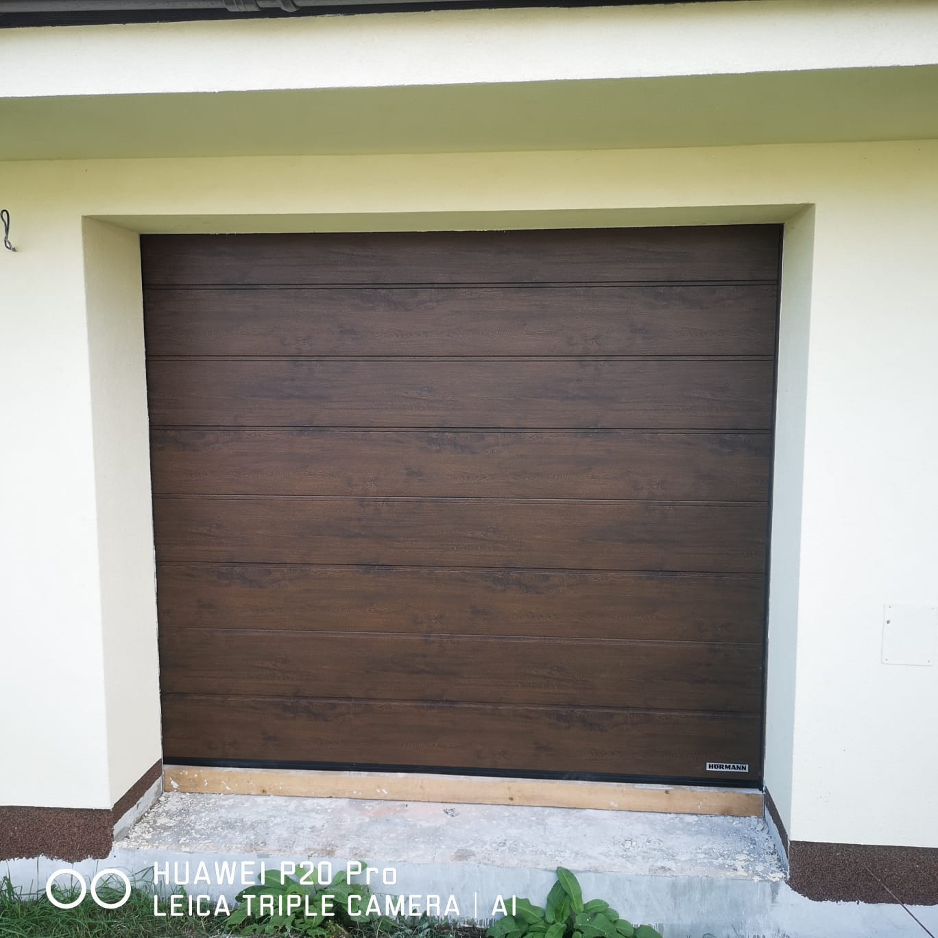 sekcionalna_brana_prelis_m_decocolor_tmavy_dub